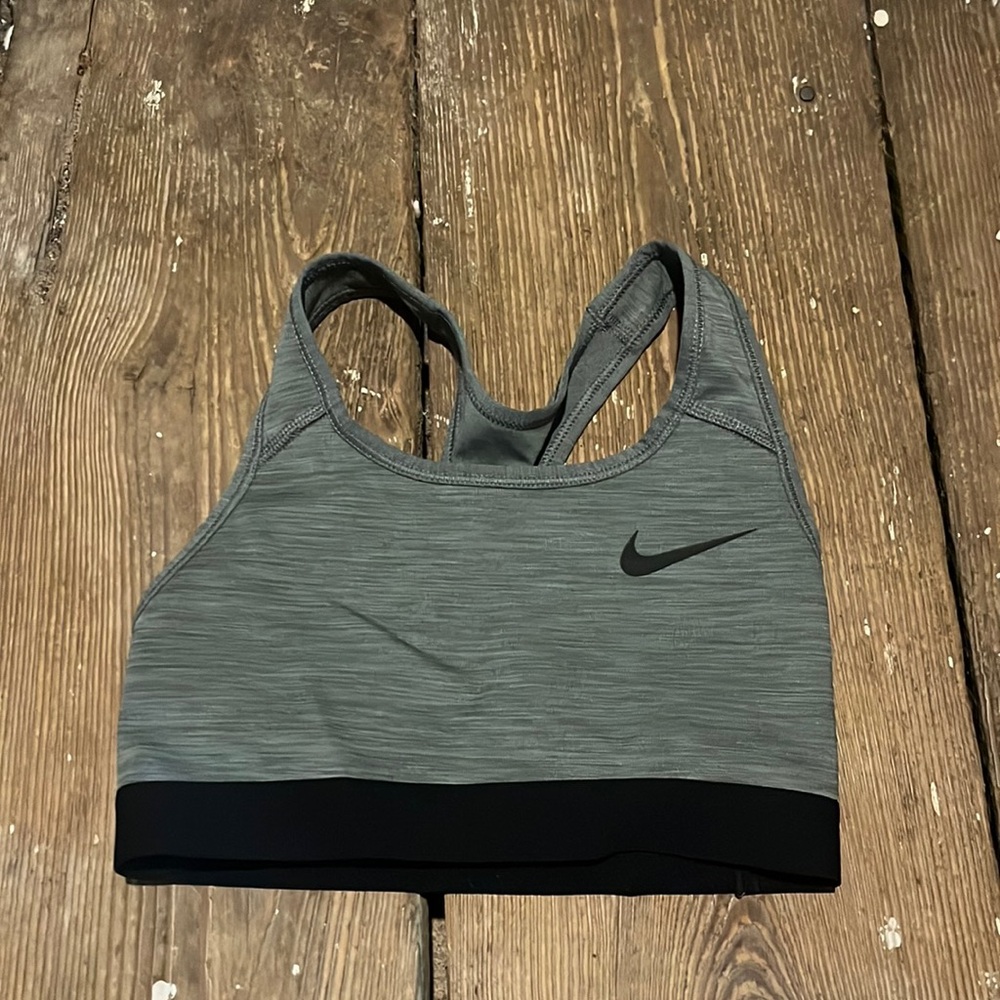 Nike - Sports Bra
